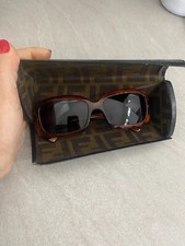 Occhiali sole fendi usato  Bari