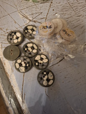 Boutons anciens fleur d'occasion  Villeneuve-la-Guyard