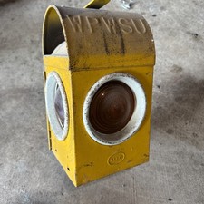 Lente colorida amarela de sinal de aviso ferroviário meados do século XX comprar usado Lente colorida amarela de sinal de aviso ferroviário meados do século XX comprar usado  Enviando para Brazil