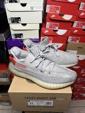 Lanterna traseira Adidas Yeezy Boost 350 V2 FX9017 usada tamanho 11M/12,5W comprar usado Lanterna traseira Adidas Yeezy Boost 350 V2 FX9017 usada tamanho 11M/12,5W comprar usado  Enviando para Brazil