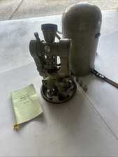 Theodolite wild heerbrugg d'occasion  Mennecy