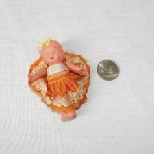 Antiga Miniatura Casa de Bonecas Bebê Boneca Japão Plástico Com Fio Braços Móveis Menina 2,5"  comprar usado  Enviando para Brazil