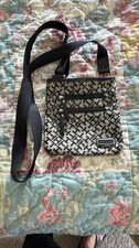 Bolsa tiracolo feminina Tommy Hilfiger preta/cinza, usado comprar usado  Enviando para Brazil