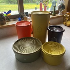 tupperware noir d'occasion tupperware noir d'occasion Expédié en Belgium