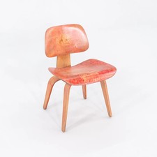 Usado, Cadeira de jantar C. 1953 Herman Miller Eames DCW em madeira compensada moldada com acabamento em corante vermelho comprar usado  Enviando para Brazil