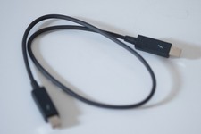 Cavo thunderbolt nero usato  Spedire a Italy