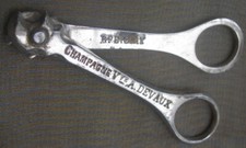 Ancien coupe muselet d'occasion  Poncin