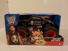 A810 2006 Hot Wheels x WWE Stone Cold Steve Austin Monster Jam Truck com pôster comprar usado  Enviando para Brazil