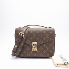 Louis vuitton pochette usato Louis vuitton pochette usato  Spedire a Italy