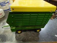 Vagão forragem caixa helicóptero John Deere ERTL 1/16 comprar usado  Enviando para Brazil