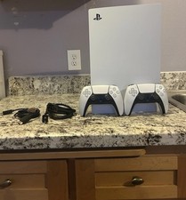 Usado, Sony PlayStation 5 (PS5) + um controle DualSense adicional gratuito. comprar usado  Enviando para Brazil