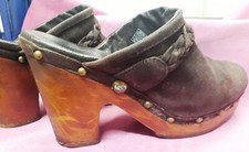 marroni ugg usato marroni ugg usato Nove