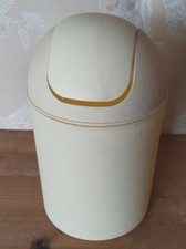 Cestino plastica beige usato  Firenze
