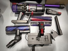 Dyson V11 Vacuum - Used, Weak Battery, Accessories Included segunda mano  Embacar hacia Mexico