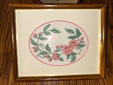 Hermosa puntada de cruz floral vintage (con marco, mate y vidrio). segunda mano  Embacar hacia Mexico