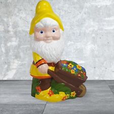 Antigo gnomo de jardim de cerâmica com carrinho de mão plantador de flores grande 17" de altura gnomo, usado comprar usado  Enviando para Brazil