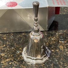 SINO DE JANTAR Vintage Avon Ornamentado Placa de Prata 5,75” Ver Fotos comprar usado SINO DE JANTAR Vintage Avon Ornamentado Placa de Prata 5,75” Ver Fotos comprar usado  Enviando para Brazil