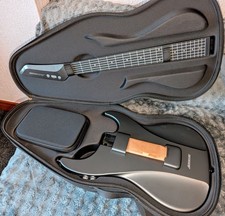 Guitarra Eléctrica Sin Cuerdas AeroBand, Diapasón Extraíble, con Estuche, Apenas Usada segunda mano  Embacar hacia Mexico