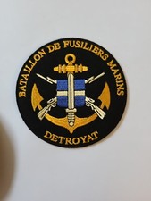Patch thermocollant brodé d'occasion  Malakoff