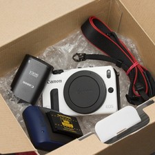Canon EOS M White - neuwertiger zustand - OVP comprar usado  Enviando para Brazil