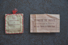 Scapulaire pétale roses d'occasion  Basse-Goulaine