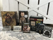 (8) Itens AMC The Walking Dead Supply Drop Box Leia a descrição comprar usado  Enviando para Brazil