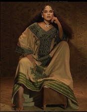 Beautiful lavish looking for sale  Lanham