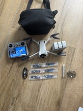 Usado, DJI Mini 3 Fly More combo drone câmera com controle remoto, estojo de transporte e 3 baterias comprar usado  Enviando para Brazil