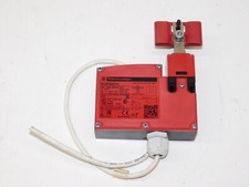 Usado, Intertravamento de segurança Schneider Electric Telemecanique XCSTE5311 trava de porta comprar usado  Enviando para Brazil