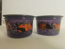 2 tigelas de armazenamento Tupperware Halloween 3123A abóboras de gatos pretos roxos com tampas  comprar usado  Enviando para Brazil