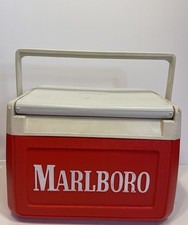 Vintage Marlboro Coleman Cooler Promo Baú de Gelo 12 Latas Suporte para Bebida Flip-Top comprar usado  Enviando para Brazil