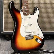 Usado, Fender feito no Japão tradicional final dos anos 60 Stratocaster -3 cores Sunburst- 2020 M comprar usado Usado, Fender feito no Japão tradicional final dos anos 60 Stratocaster -3 cores Sunburst- 2020 M comprar usado  Enviando para Brazil