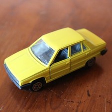 Voiture miniature plastique d'occasion  Neuville-aux-Bois