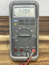 Fluke digital multimeter d'occasion  Expédié en Belgium