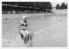 Women pool bikini d'occasion  Expédié en Belgium