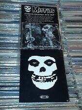 Usado, MISFITS COFFIN SHAPED BOX SET PROMO CD CARDBOARD DISPLAY BIN CARD 1996 CAROLINE comprar usado Usado, MISFITS COFFIN SHAPED BOX SET PROMO CD CARDBOARD DISPLAY BIN CARD 1996 CAROLINE comprar usado  Enviando para Brazil