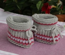 Babyschuhe gestrickt grau gebraucht kaufen  St. Egidien