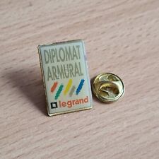 Pin pin enamel d'occasion  Expédié en Belgium