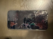 iPhone 11 – Frente e verso rachados – Para peças ou reparos comprar usado  Enviando para Brazil
