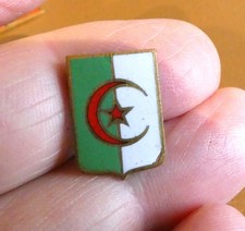 Ancienne broche insigne d'occasion  Jœuf