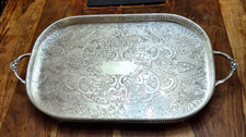 GRANDE BANDEJA DE SERVIR RETANGULAR VINTAGE GRAVADA EM COBRE GALERIADA comprar usado GRANDE BANDEJA DE SERVIR RETANGULAR VINTAGE GRAVADA EM COBRE GALERIADA comprar usado  Enviando para Brazil