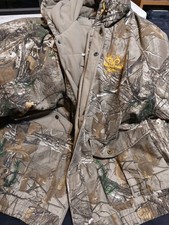 Realtree insulated hunting for sale  Milton