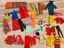 Barbie 1966 Twist n Turn dobrável - Enorme lote de roupas. comprar usado  Enviando para Brazil