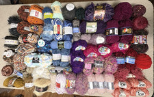 Lote enorme de fios novidade designer fibras sortidas cores e marcas 50 + novelos 8 lb comprar usado Lote enorme de fios novidade designer fibras sortidas cores e marcas 50 + novelos 8 lb comprar usado  Enviando para Brazil