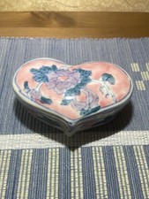 Boîte pilules porcelaine d'occasion  Expédié en France