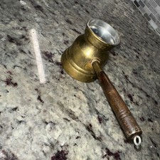 Cafeteira de latão vintage turca forrada em estanho cabo de madeira Cezve/Ibrik comprar usado Cafeteira de latão vintage turca forrada em estanho cabo de madeira Cezve/Ibrik comprar usado  Enviando para Brazil