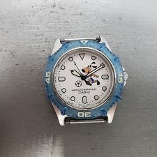 Relógio de mergulho Casio World Cup masculino 36mm mostrador branco tom prata UN4Q-D0 nova bateria comprar usado  Enviando para Brazil