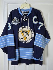 Camiseta autêntica Pittsburgh Penguins Sidney Crosby inverno clássico 2011 média, usado comprar usado  Enviando para Brazil