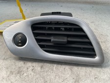 Bocchetta aria cruscotto usato Bocchetta aria cruscotto usato  Italia