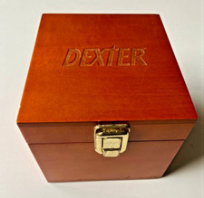 Showtime Dexter Blood Splatter Slides montanha-russa de vidro conjunto de 6 em caixa de madeira comprar usado  Enviando para Brazil